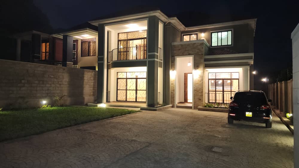 Spacious 5 bedroom house for sale in Kisaasi – Bahai